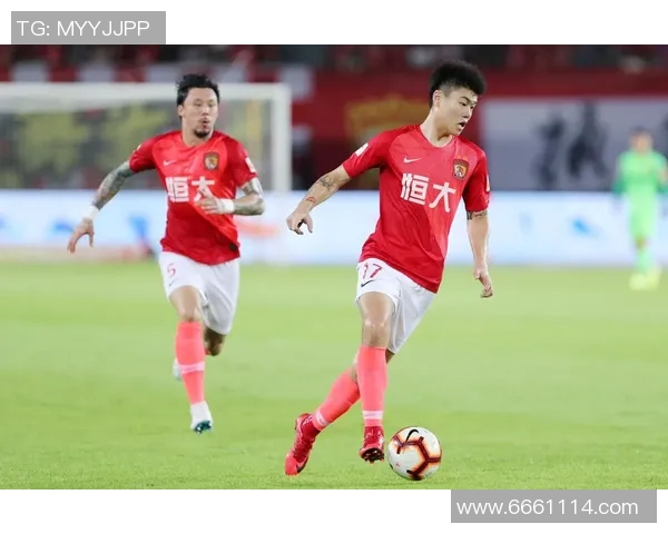 足球明星对恒大球星的精彩点评与分析展现中国足球的未来潜力与发展方向