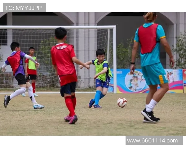 与足球明星的亲密瞬间我与偶像的合照故事