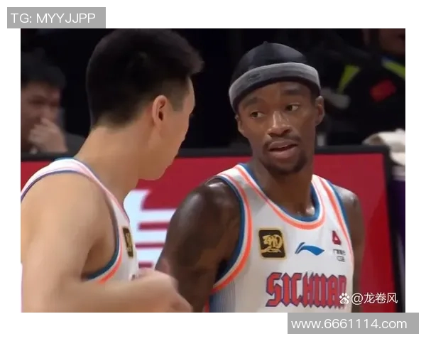 广州篮球队在锦标赛中以57分稳居积分榜首位展现强劲实力