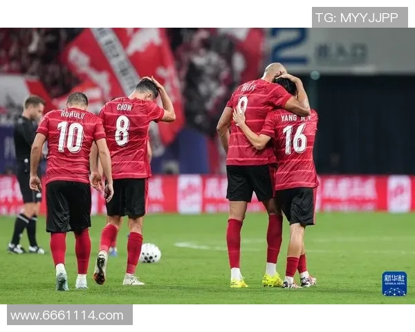 城市联赛特别报道：成都足球队在逆境中崛起的奋斗历程与荣耀时刻